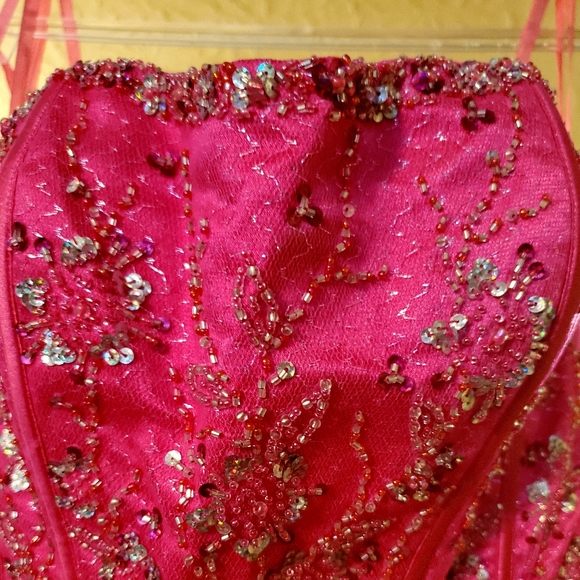 Prom/Pageant dress. - Picture 2 of 8